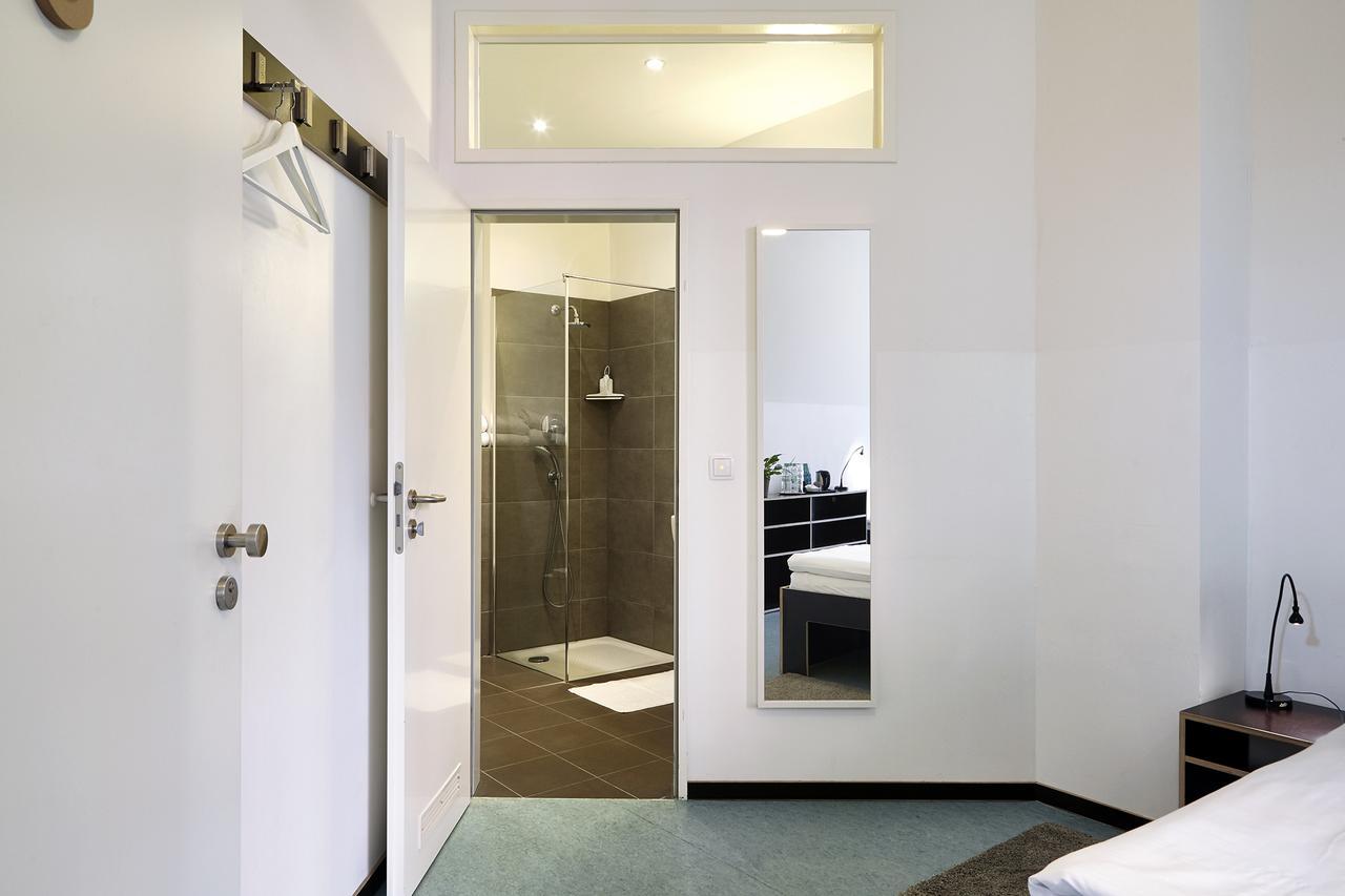 Double Room Private Bathroom,632839821:JPEG